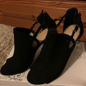 LC Lauren Conrad Hydrangea Women's High Heels